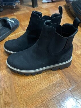 Black Lug Sole Chelsea Boots